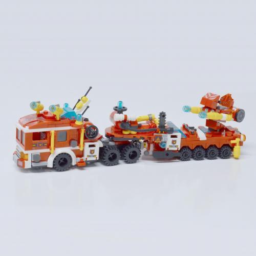 Giant Block Assembly Fire Truck- 558 Piece Set